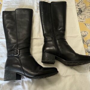 Women’s Naturalizer tall boots. Size 9. Black. Side zip.